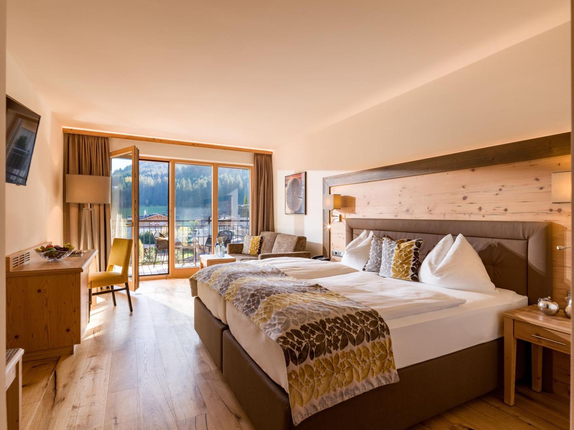 Hotel Zentral ****Superior Kirchberg in Tirol Bagian luar foto