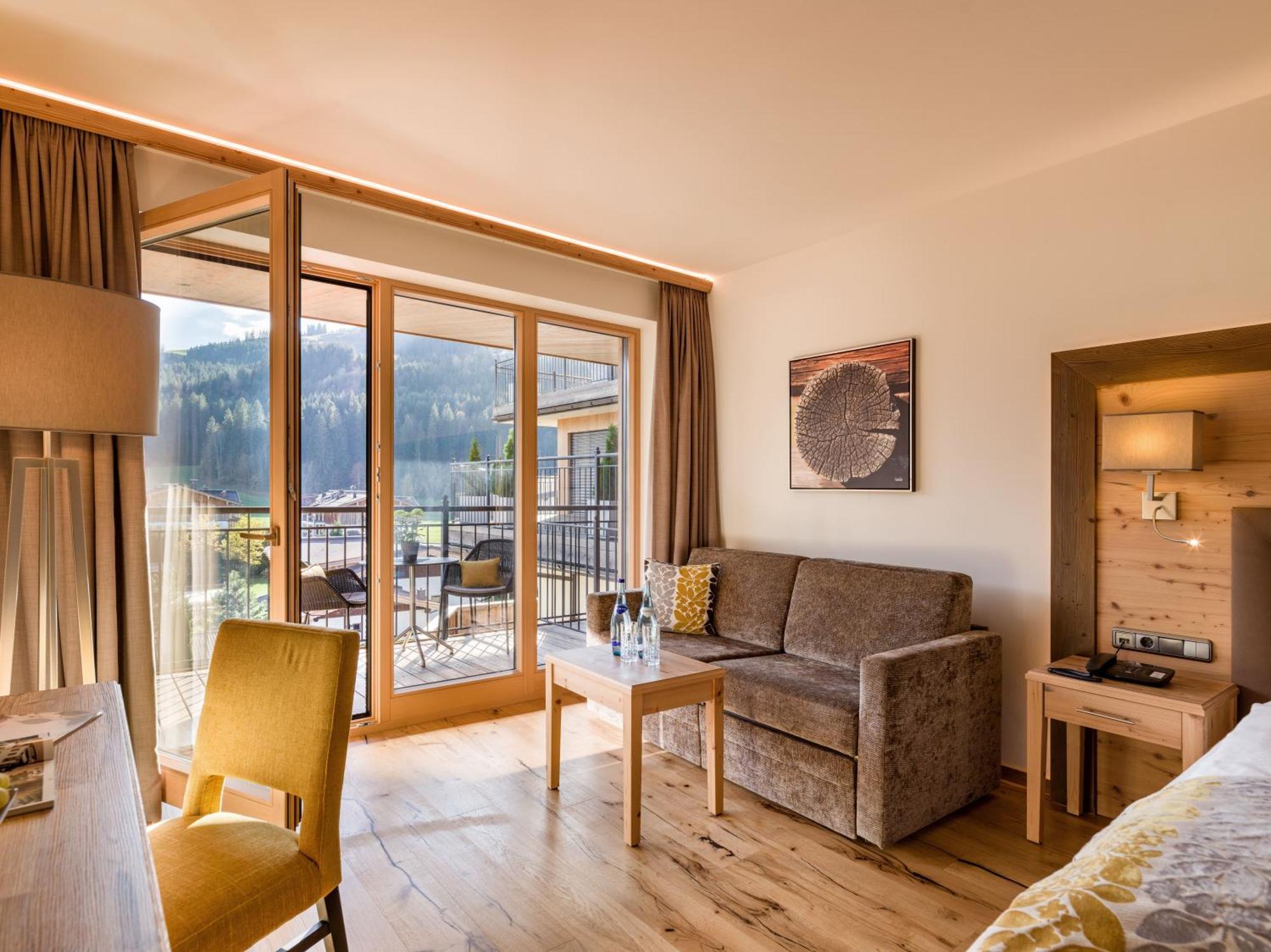Hotel Zentral ****Superior Kirchberg in Tirol Bagian luar foto