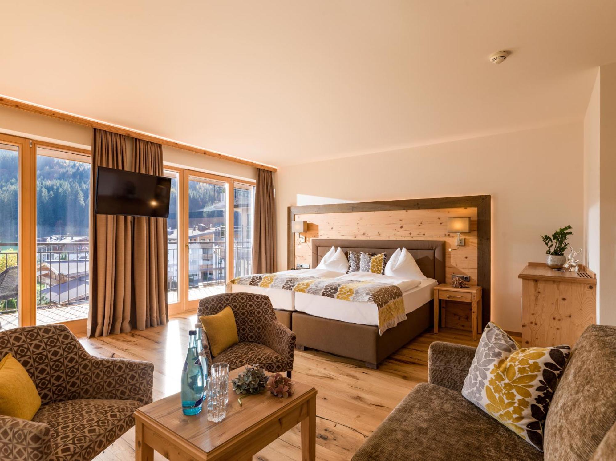 Hotel Zentral ****Superior Kirchberg in Tirol Bagian luar foto